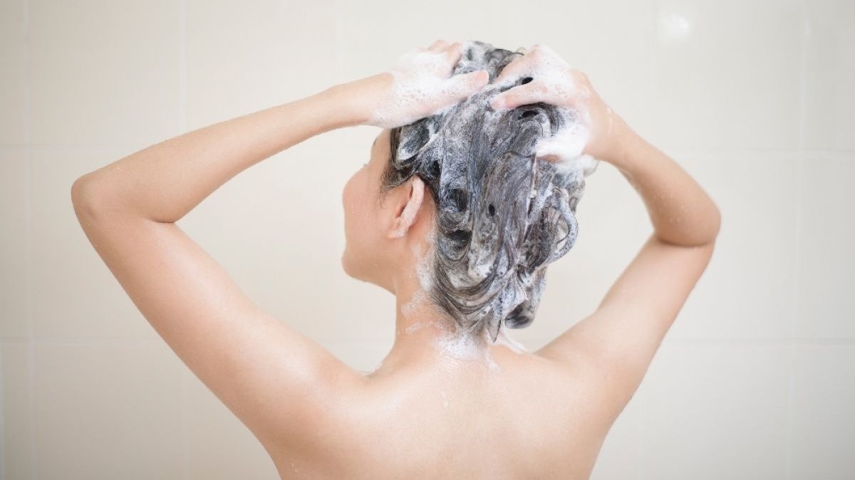 Atur Cara Keramas agar Rambut Tidak Cepat Lepek